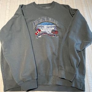 NIAGRA FALLS SAGE GREEN CREWNECK JOHN GALT